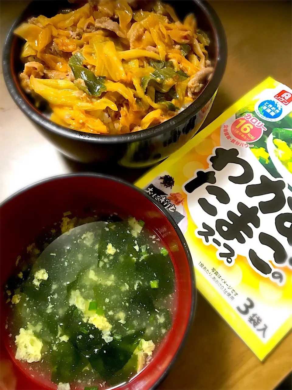 豚こまと春キャベツのスタミナ丼&わかめとたまごのスープ|パパパ♪さん