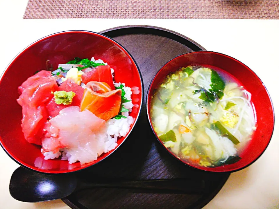 海鮮丼とリケンのワカメとたまごスープで海鮮温麺を作りました〰️(^^)/|vege食堂さん