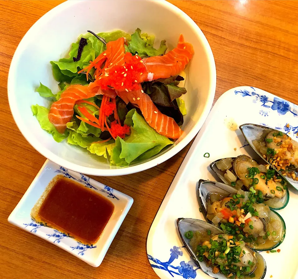 Raw-Salmon Salad @ Tohkai Japanese Restaurant, BKK.|Chalinee Kalyanamitraさん