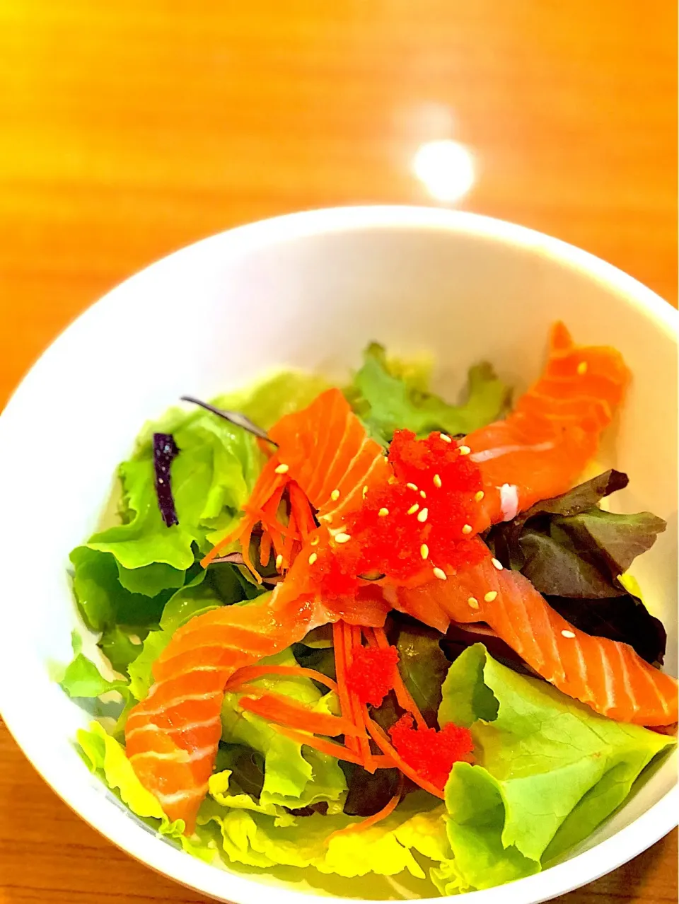 Snapdishの料理写真:Raw-Salmon Salad@ Tohkai Japanese Restaurant, BKK.|Chalinee Kalyanamitraさん