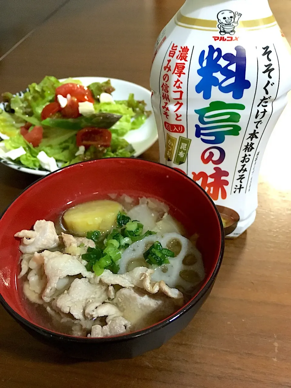 マルコメさんからいただいた 液みそ 料亭の味 で豚汁🐷|けいさん