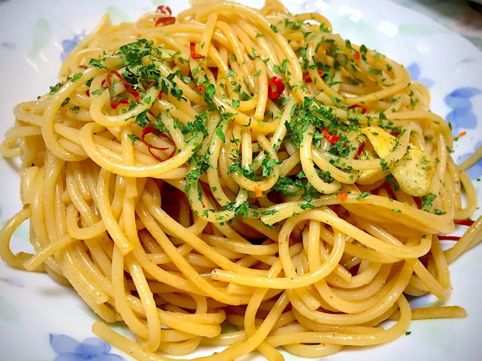 アーリオ・オリオ・ペペロンチーノ🇮🇹 Pasta aglio, olio e peperoncino|ゆうじ.さん