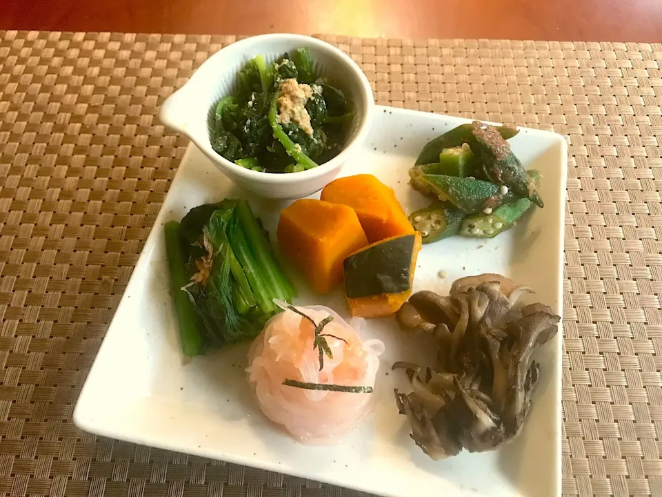 Assorted Side dishes🥗🥦🍄お惣菜 舞茸のﾄﾘｭﾌ塩ﾊﾞﾀｰ炒め･ほうれん草の胡麻和え･白滝のたらこ炒め･小松菜のおひたし･ｵｸﾗの梅鰹和え･南瓜の麹甘酒煮ヽ(´∀`)ﾉ|🌈Ami🍻さん