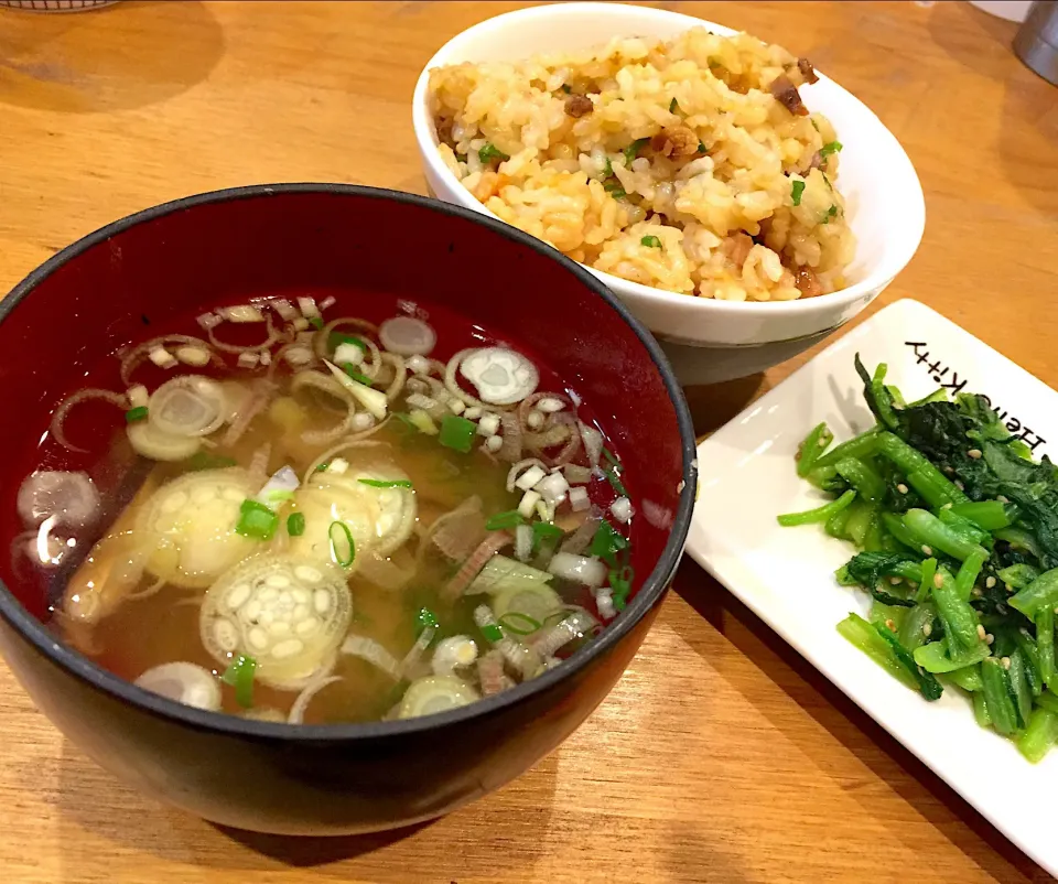 焼豚混ぜ込みご飯と、しいたけとみょうがのお味噌汁٩( ᐛ )و液みそって便利♡|Yu-riさん