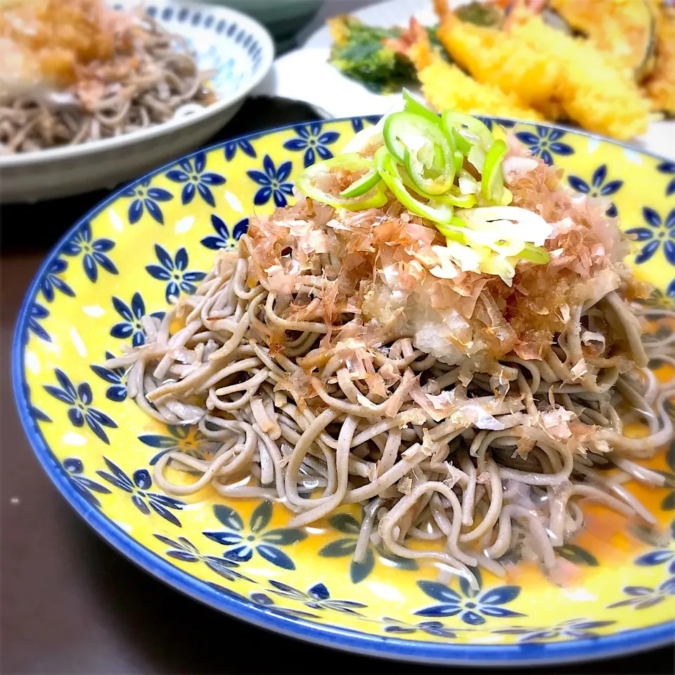 大根おろし蕎麦♪ 大根から出た水分で麺汁を薄めるので栄養満点！さっぱりして美味しい😋この後蕎麦湯も楽しみました(๑•̀∀- )و☆|🍓ふみふみ🍓さん