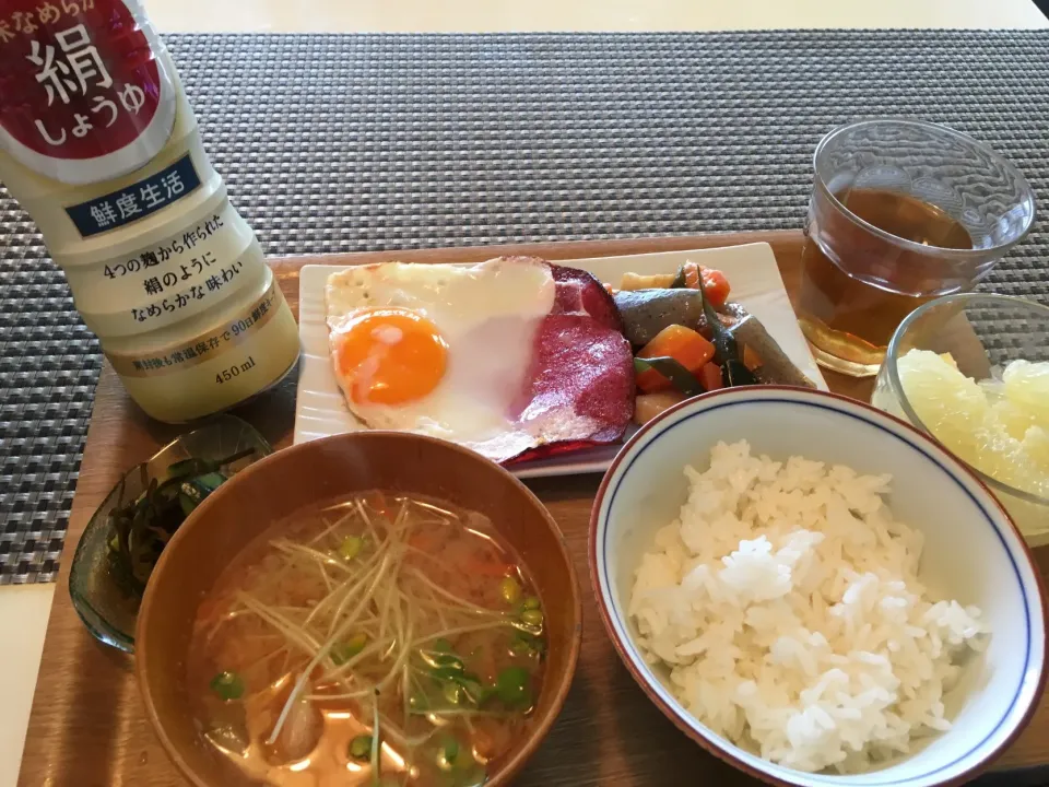 20180416🍚旦那さんの朝ごはん
#🍴旦那さんの朝ごはん #ヤマサヤマサ味なめらか絹しょうゆ|akiyo22さん