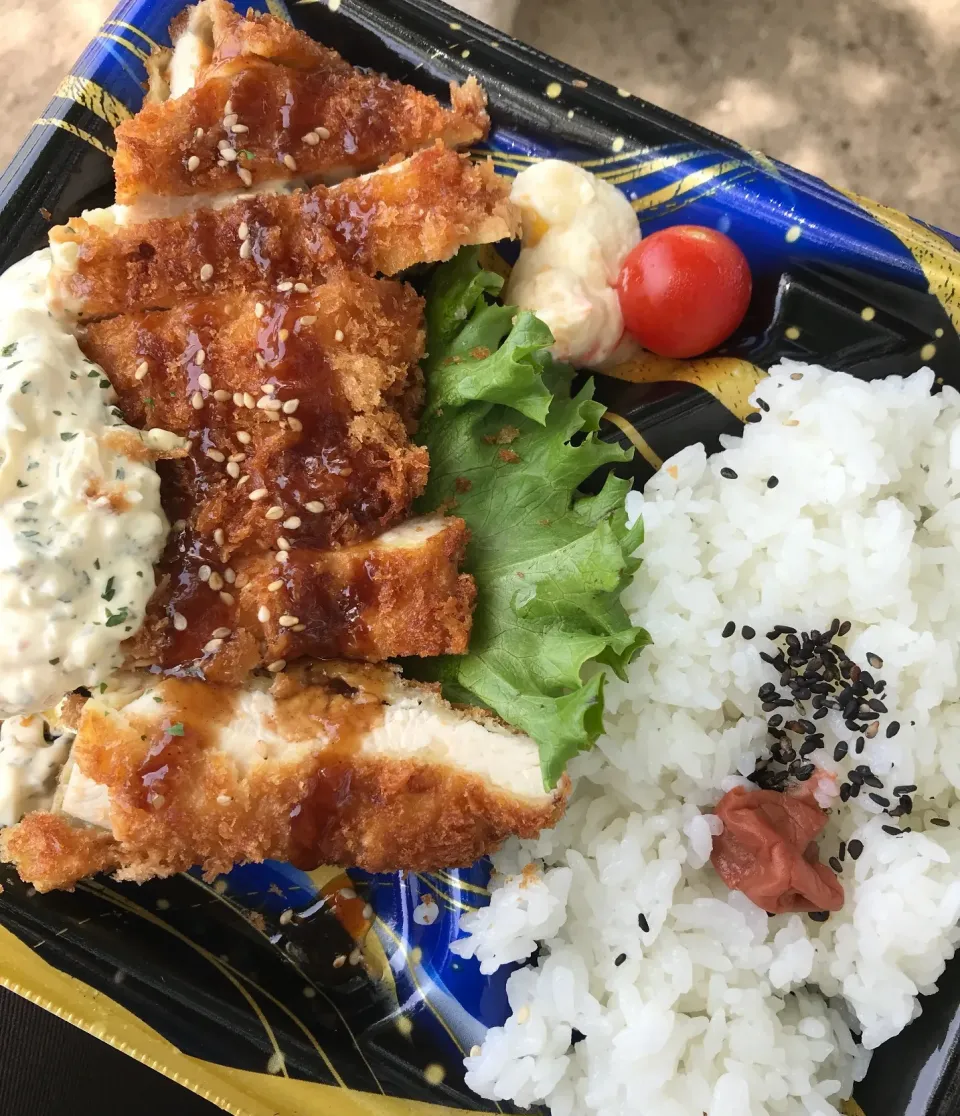 Snapdishの料理写真:チキンカツ弁当(^^)  #chicken  #obento  #rice|nob99さん