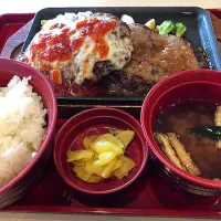 Snapdishの料理写真:しんけんハンバーグ ジョイフル焼津店