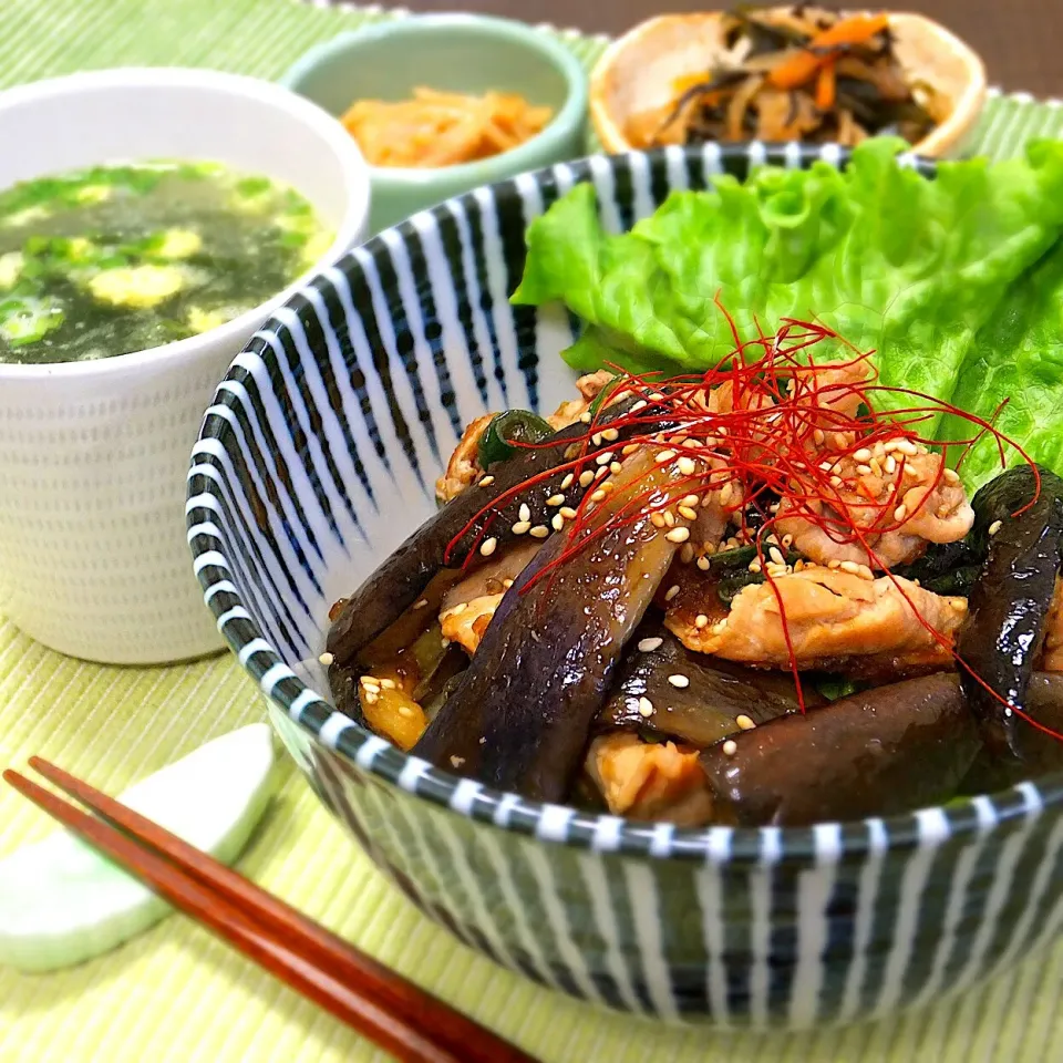 今日は茄子豚焼肉丼と♪わかめスープ|MAYUKOさん