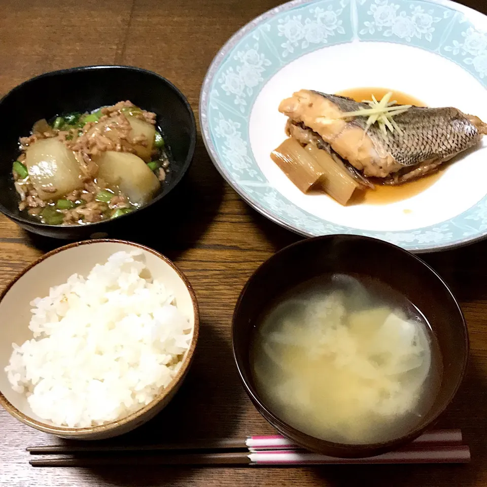 #土鍋ごはん 
 #煮魚 
#かぶのひき肉あんかけ
 #玉ねぎとじゃがいもの味噌汁|まきさん