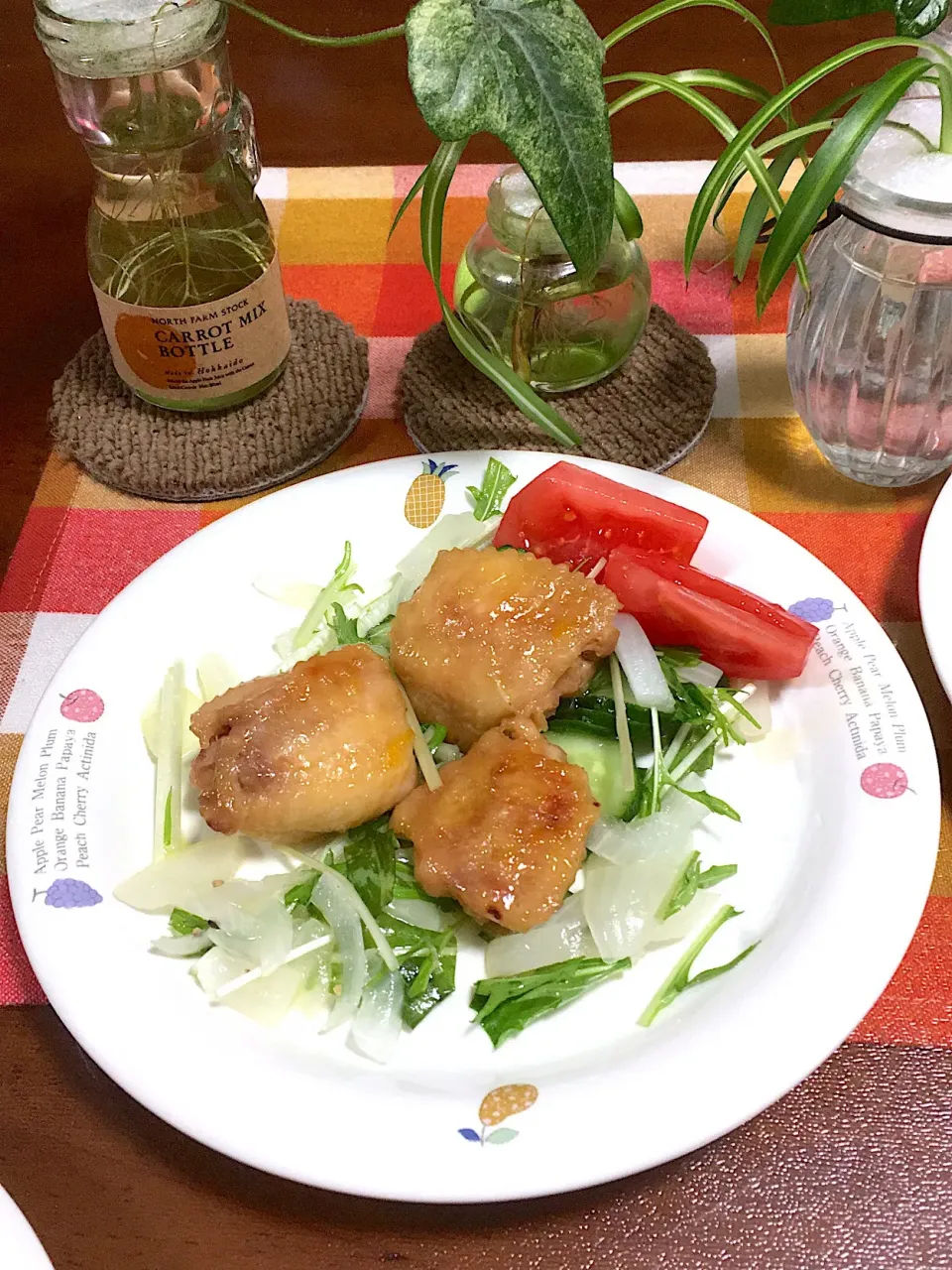 手羽元のマーマレード照焼き
水菜と玉ねぎ🥒🍅のサラダ🥗|けもさん