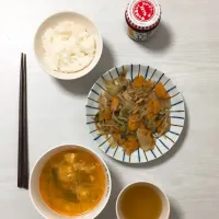 残り物の野菜炒めとキムチスープ|ちなつさん