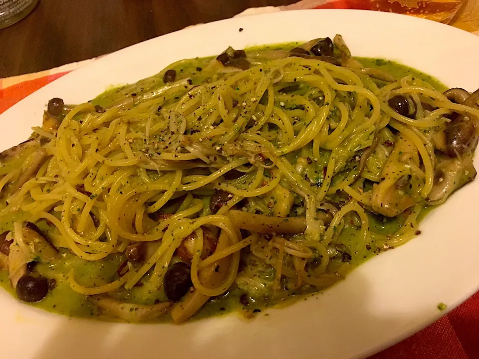 キノコのジェノベーゼのパスタ🍝|ゴンさん