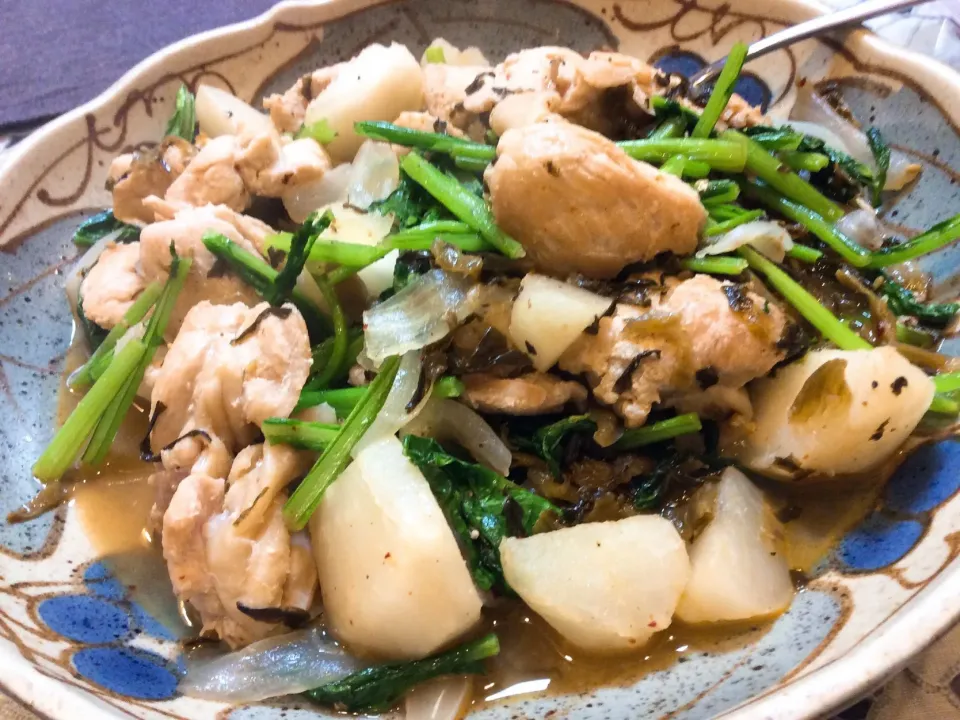 カブと鳥の胸肉炒め(高菜入り)😋|アライさんさん