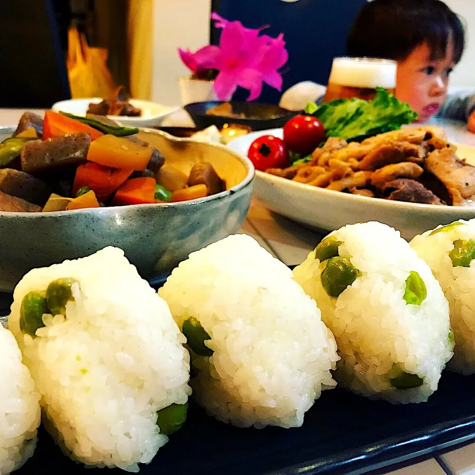 ピースおにぎり🍙と鶏モモ肉の山賊焼🍖|ハマちゃんさん