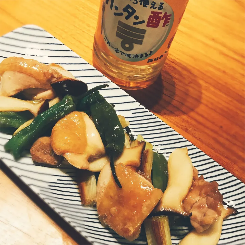 とりと焼きねぎ、ししとう、エリンギのカンタン酢照り焼き|ふうりんさん