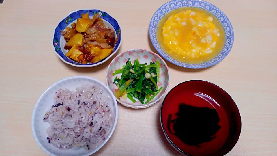 ３月２７日　かに玉　豚肉と筍の土佐煮風　小松菜のにんにく蒸し　わかめスープ|いもこ。さん