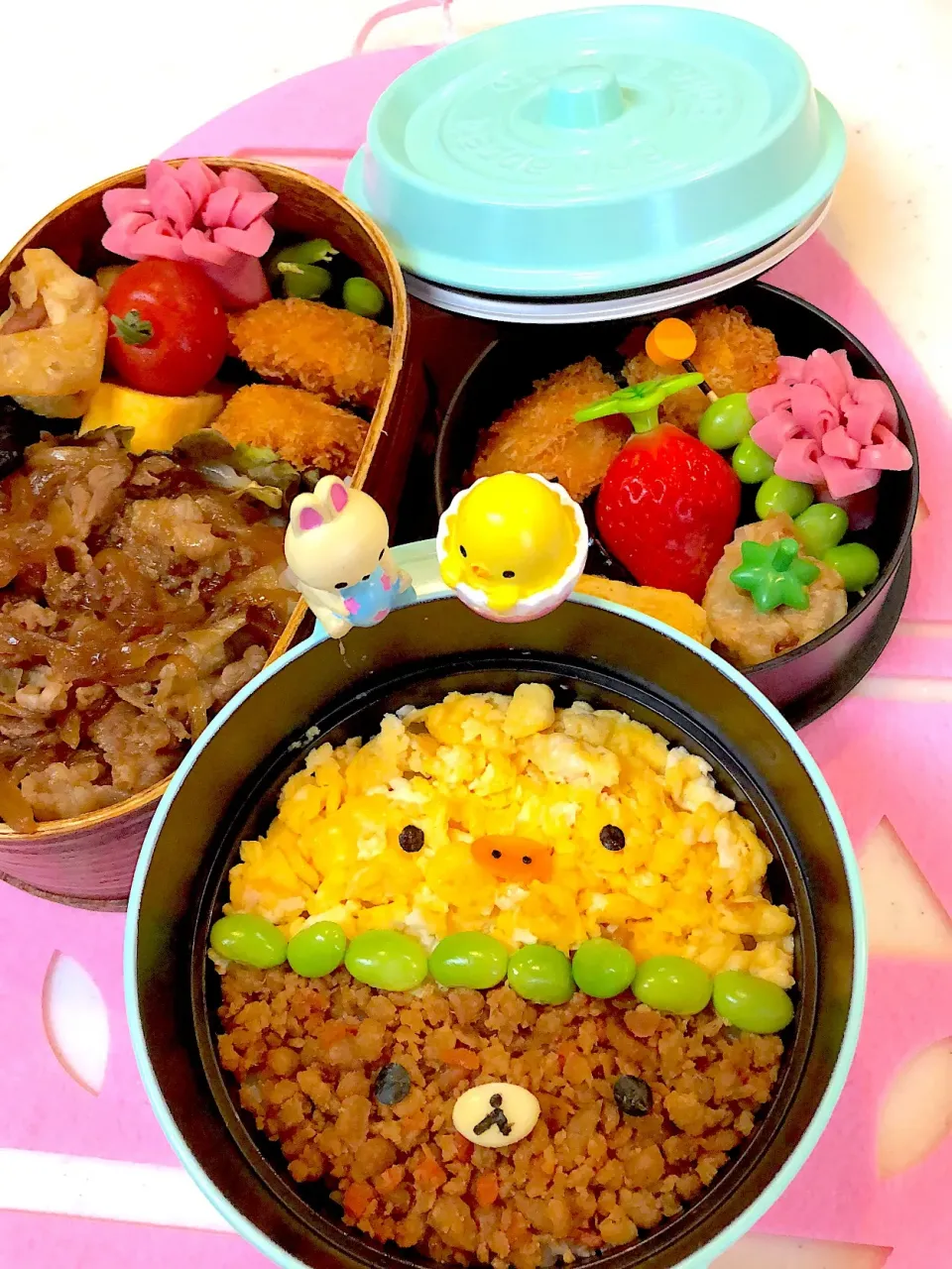 Snapdishの料理写真:#リラックマ&キイロイトリの二色丼 
 #牛丼弁当|Yuki Kawasumiさん