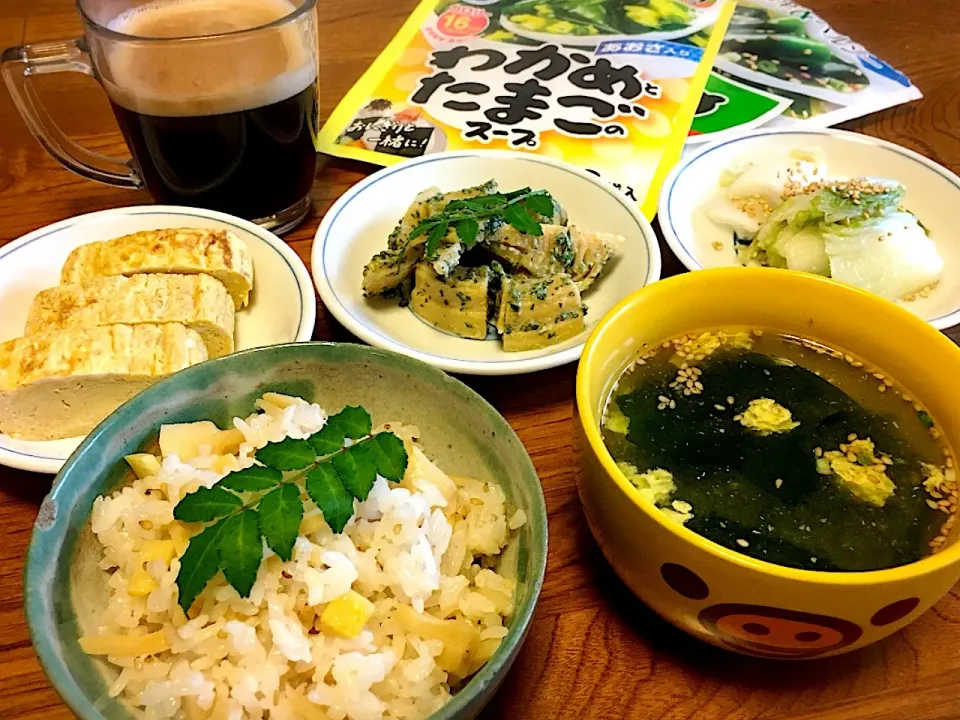 Snapdishの料理写真:朝ごはんに、わかめスープ|巧亭さん