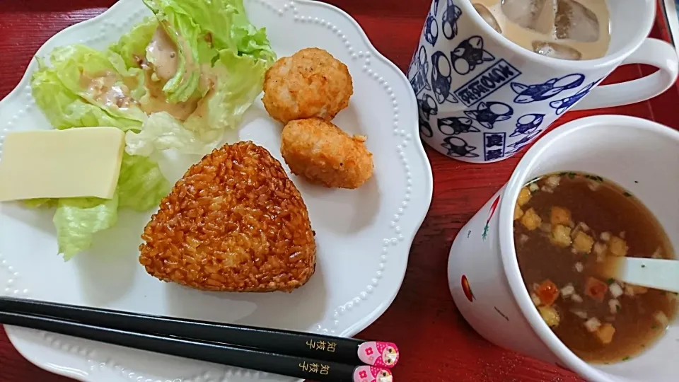 2018/4/17(火)お昼は冷凍食品🍙|しまだ ちえこさん