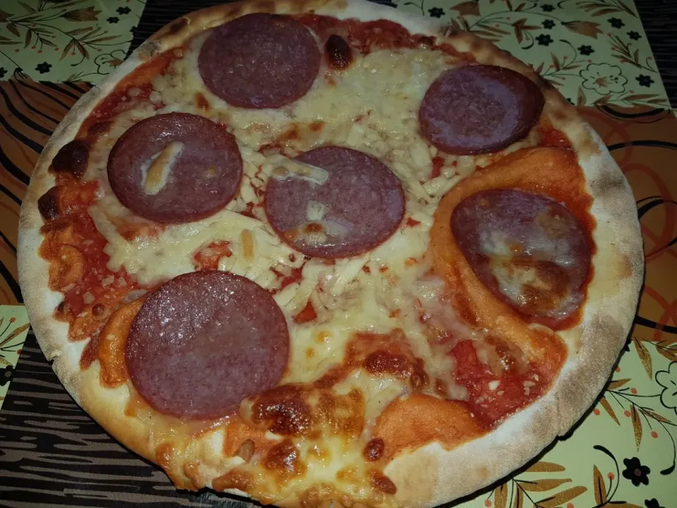 Pizza Salami|Laurentiu Iulian Popaさん