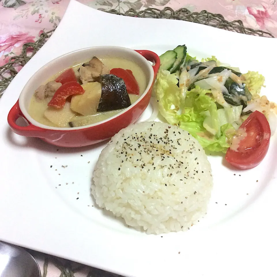 Snapdishの料理写真:#グリーンカレー でワンプレートごはん♬|夢ーテルさん