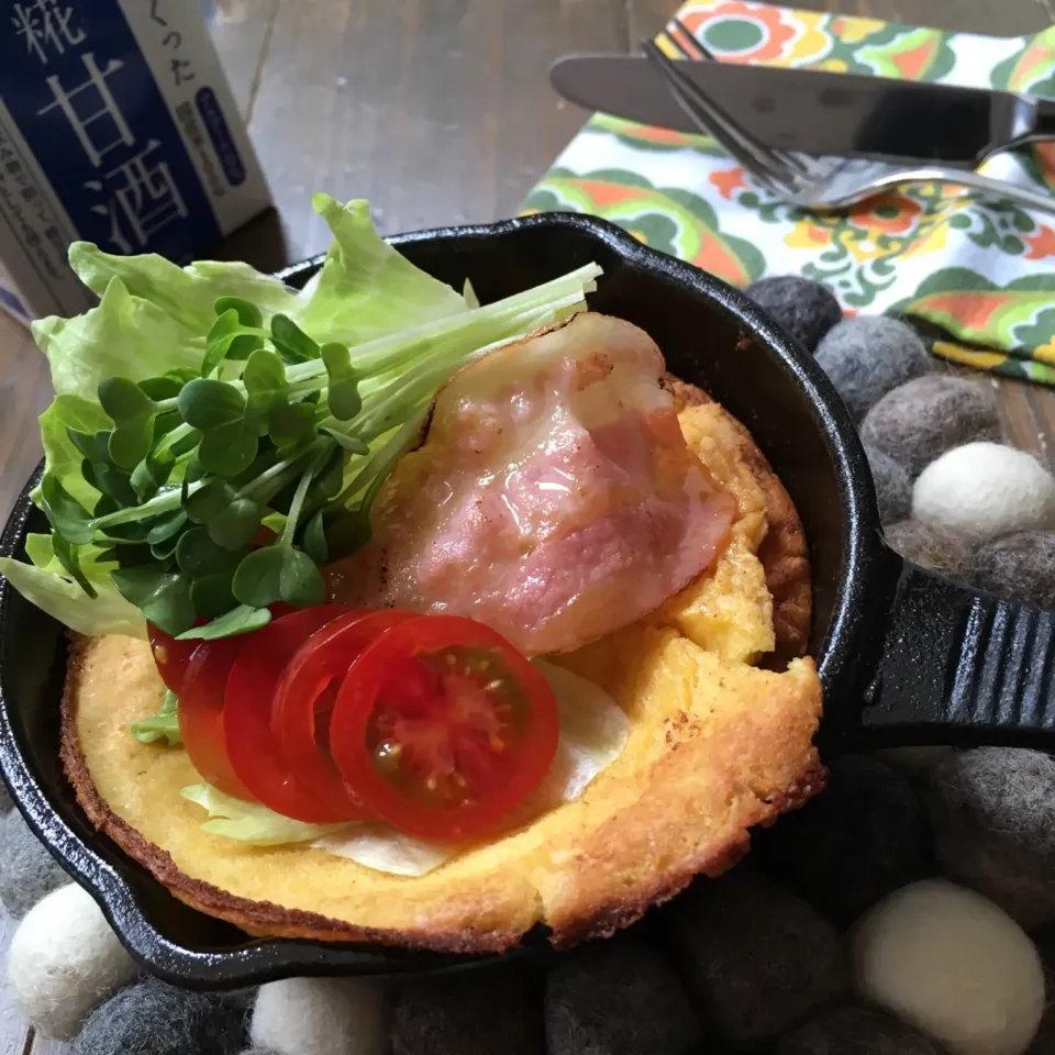 Snapdishの料理写真:スキスキ☆スキレット122 糀甘酒でBLTダッチベイビー🍳ʕ-̼͡-ʔ#スキスキスキレット|七海さん