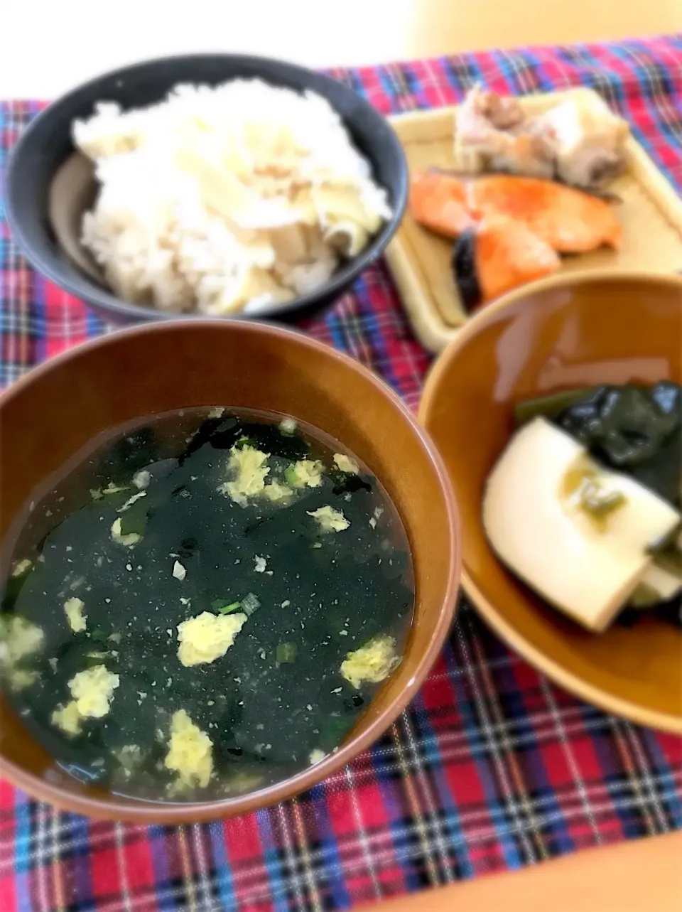 春の味覚♪たけのこご飯とわかめスープ|chitomoさん