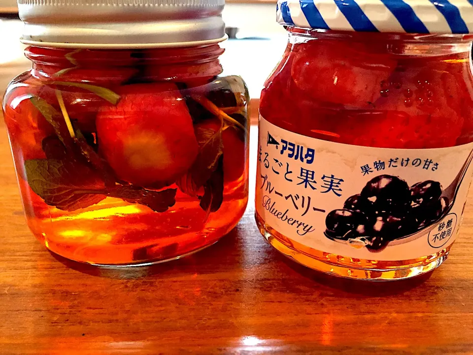 Snapdishの料理写真:さくたえさんの料理 いちご酢🍓作ってみました#苺酢&苺ハーブ酢|にゃふてんさん