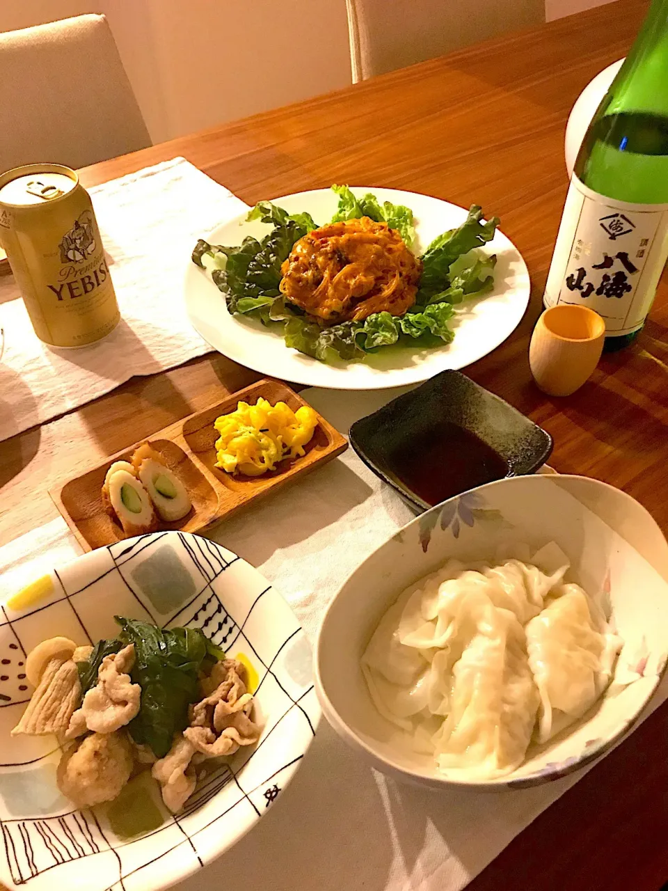 Snapdishの料理写真:2018,04,18 夕飯
#水餃子
#小松菜と豚肉の煮物
#マカロニサラダ
#ちくわキュウリ
#麻婆春雨|ATSUMIさん