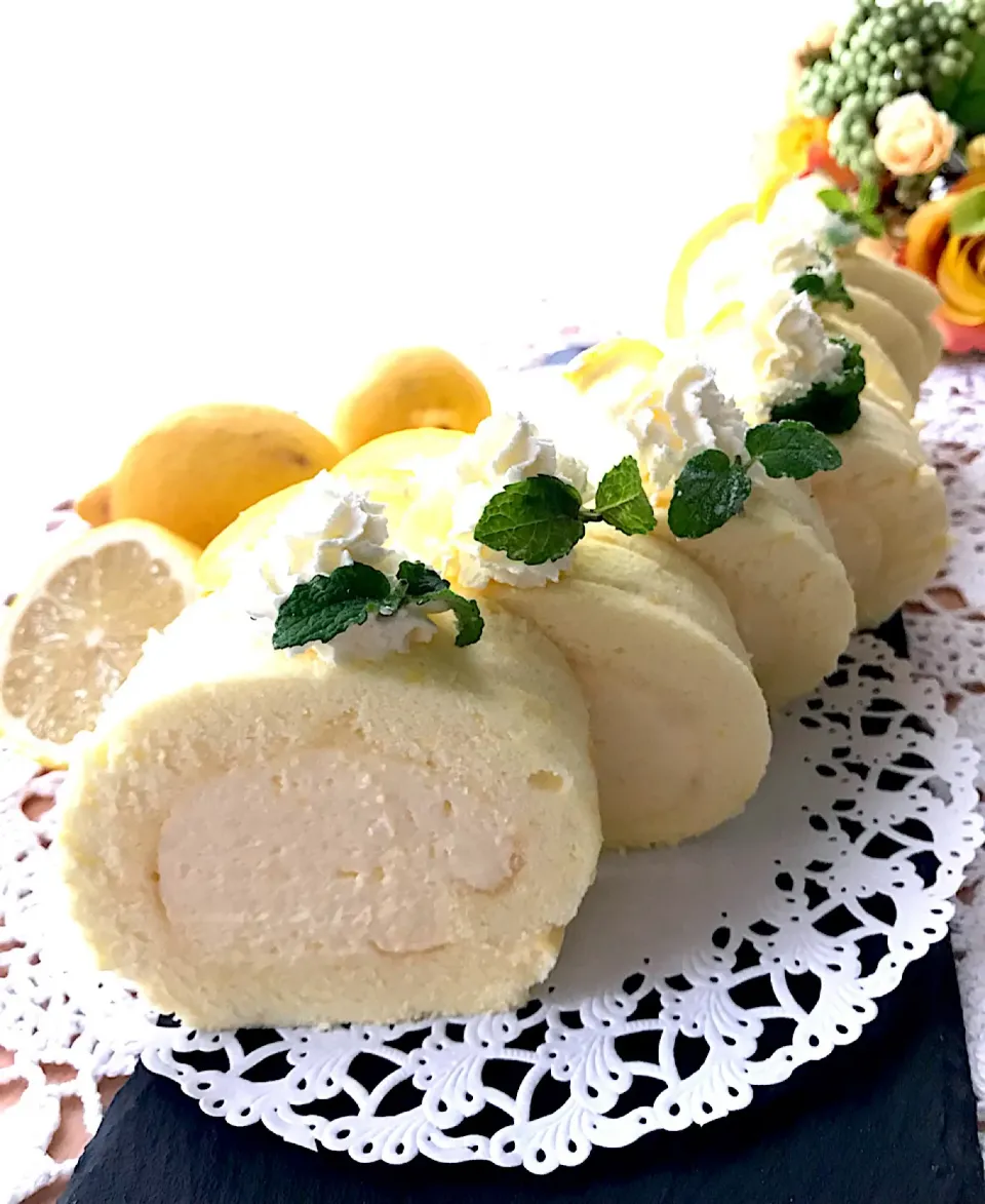 甘酸っぱい🍋レモンロールケーキ🍋|とんちんさん