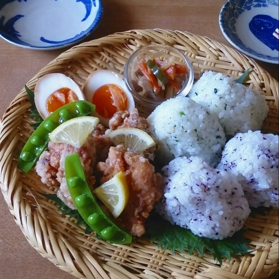 竹ざるで和ンプレートランチ🍙|takakoさん