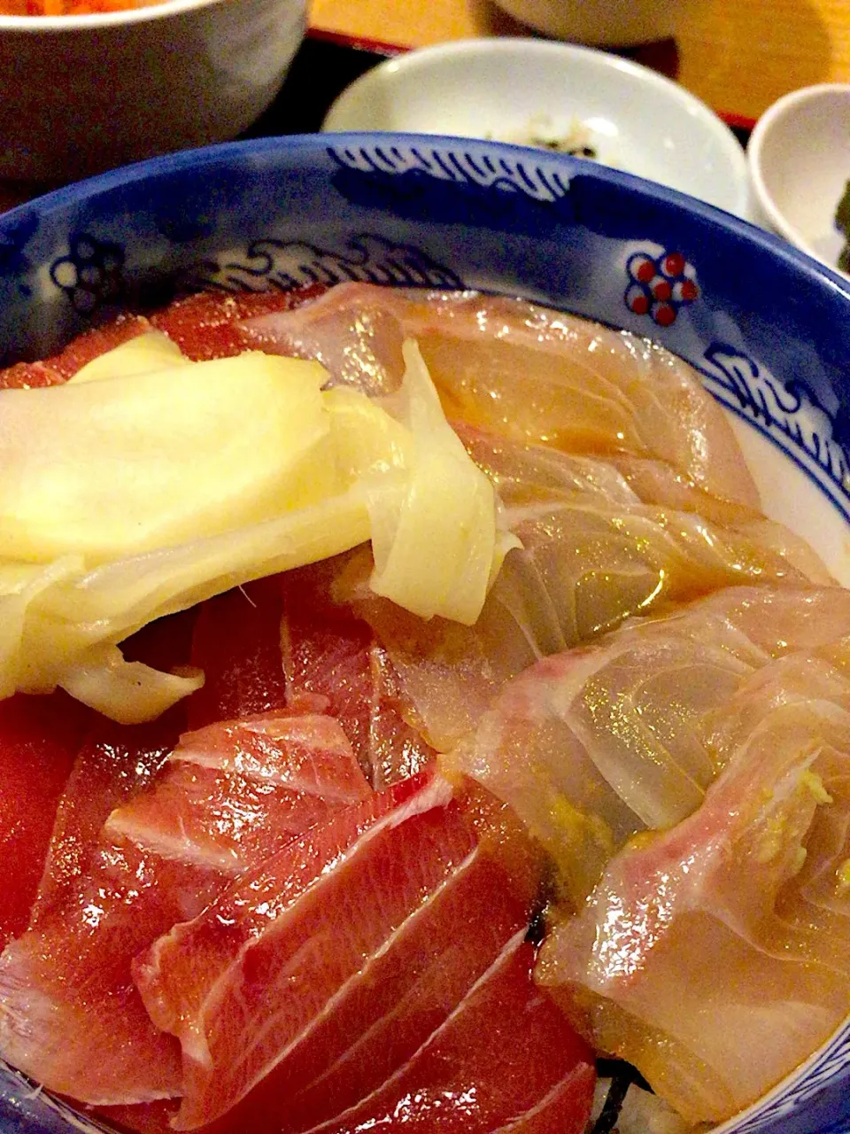 マグロと鯛の合わせ漬け丼。|ツンコロさん