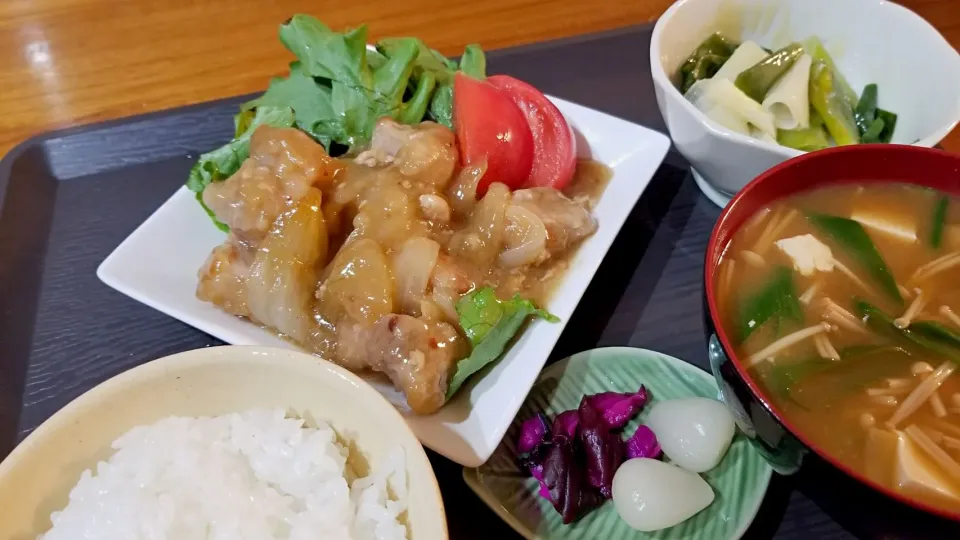 ・豚ロースと新たまの照り焼きあんかけ
・ネギぬた
・味噌汁
・香物|あぁちゃんさん