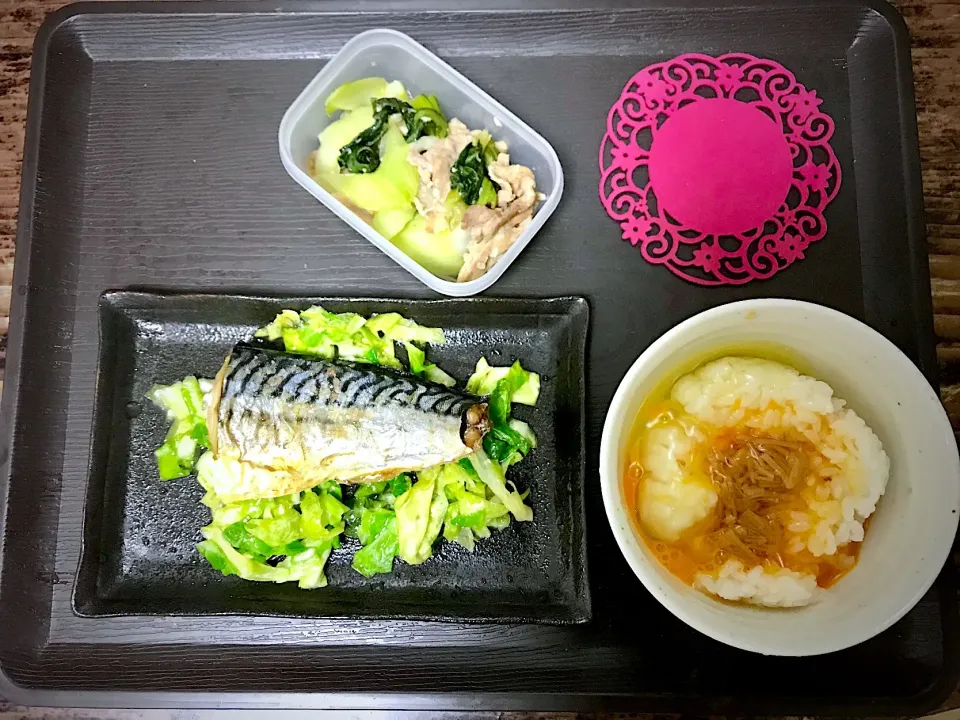 鯖の塩蒸し焼き、
チンゲン菜と豚肉のオイスター炒め、
なめ茸卵かけご飯|ちょこ。さん