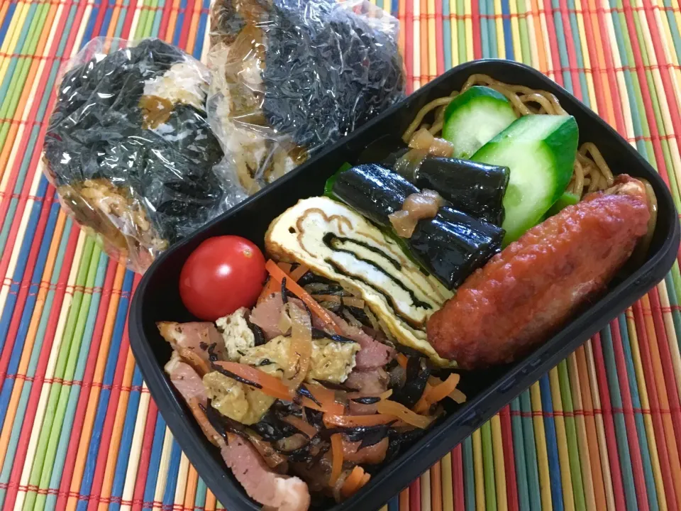 20180420🍱今日の自分弁当🍱
 #じぶん弁当  #焼きそば  #ハンバーグ弁当|akiyo22さん