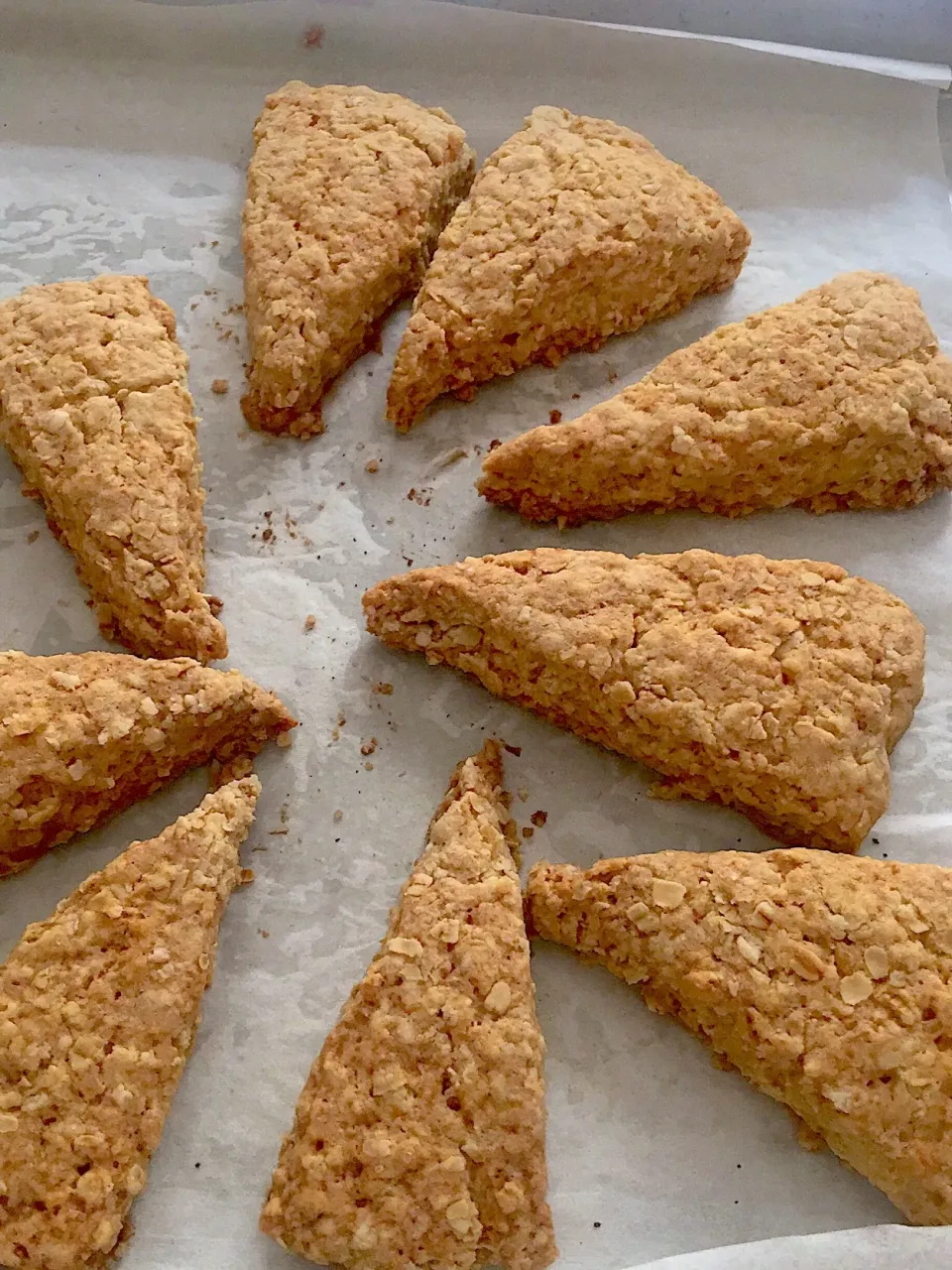 Oatmeal scones|linda lauさん