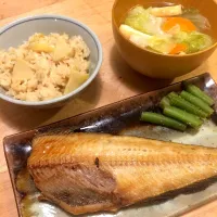 たけのこご飯 ほっけ インゲンの胡麻和え 味噌汁|うりさん