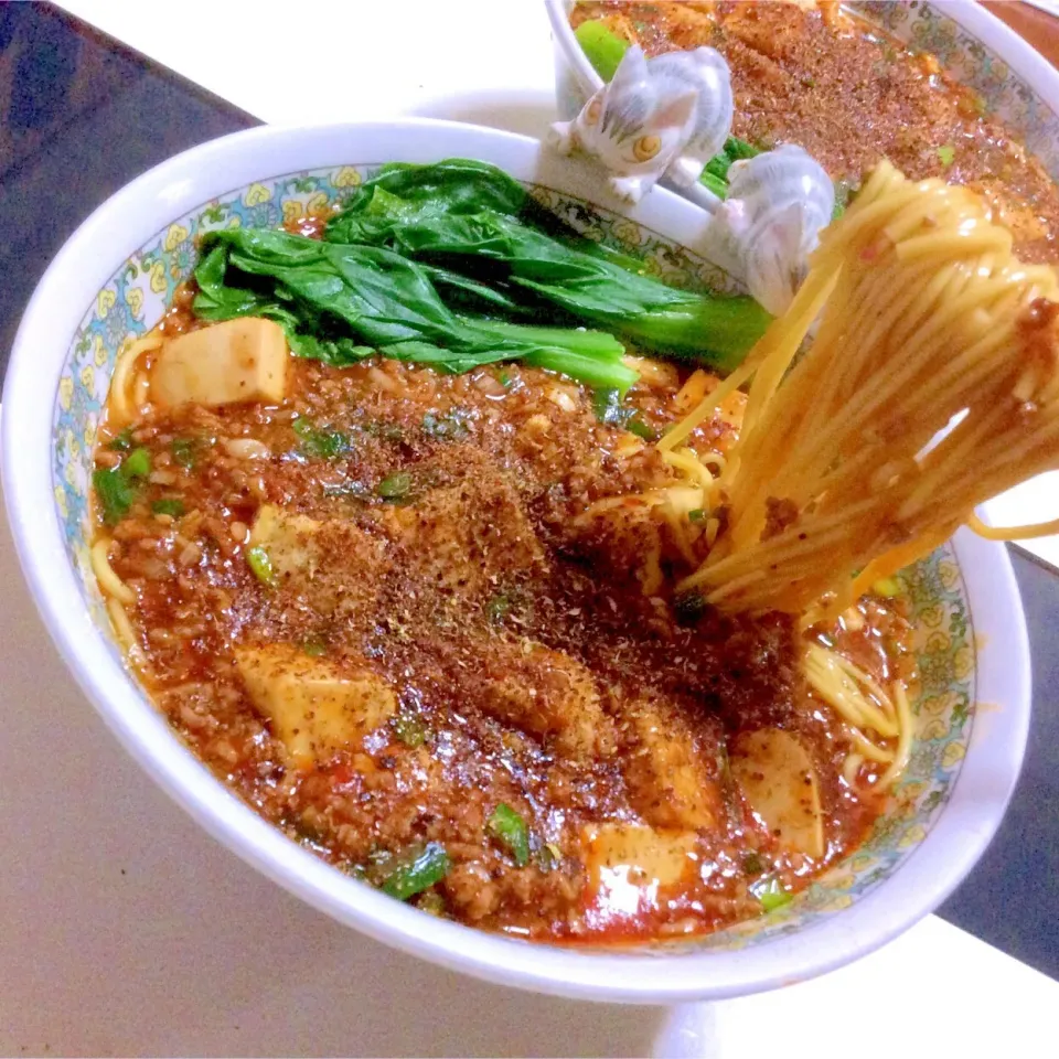 我が家の定番ラーメン めっちゃ痺れ、唇の感触が麻痺するお家で作る麻婆麺🍜🍝|Takeshi  Nagakiさん