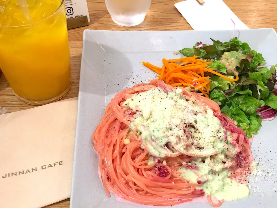 ビーツパスタに枝豆とケールのクリームソース🍝😋🤤🍴💓|yumyum😋さん