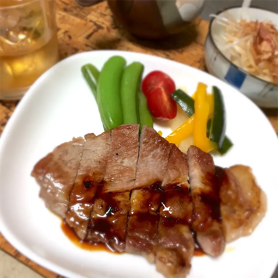 モニターでいただいたので、カンタン酢でさっそく豚肩ロースの照り焼き🐷|にょんにいさん