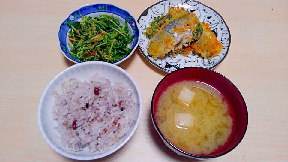 ３月３０日　アジフライ　豆苗のごまサラダ　お味噌汁|いもこ。さん