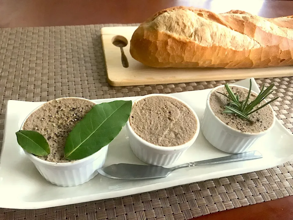 Foies de volaille de pâté🥖ﾚﾊﾞｰﾊﾟﾃ|🌈Ami🍻さん