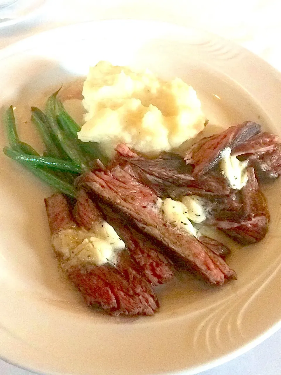 Skirt steak w/ mashed potatoes and green beans @ The Would, Highland, NY, 4/21/18|Morcone Girlsさん