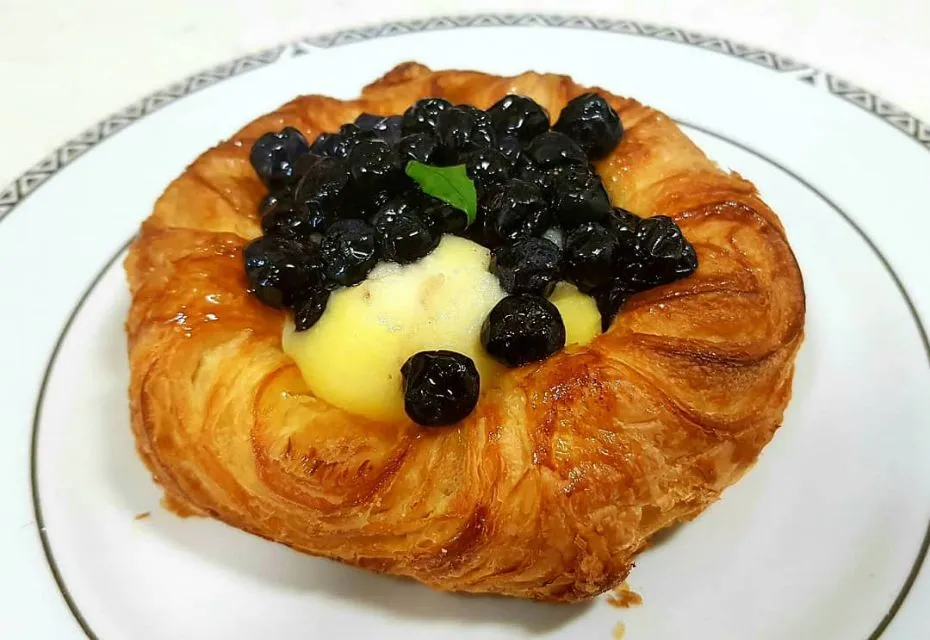 blueberry tart from the bakery|steven z.y.さん