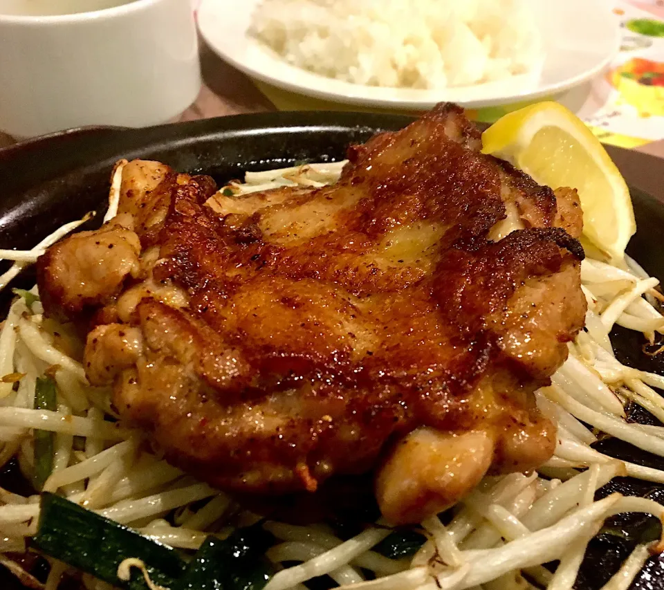 晩ごはん⭐️⭐️🔆
チキテキ・ピリ辛スパイス焼き🐔🌶|ぽんたさん