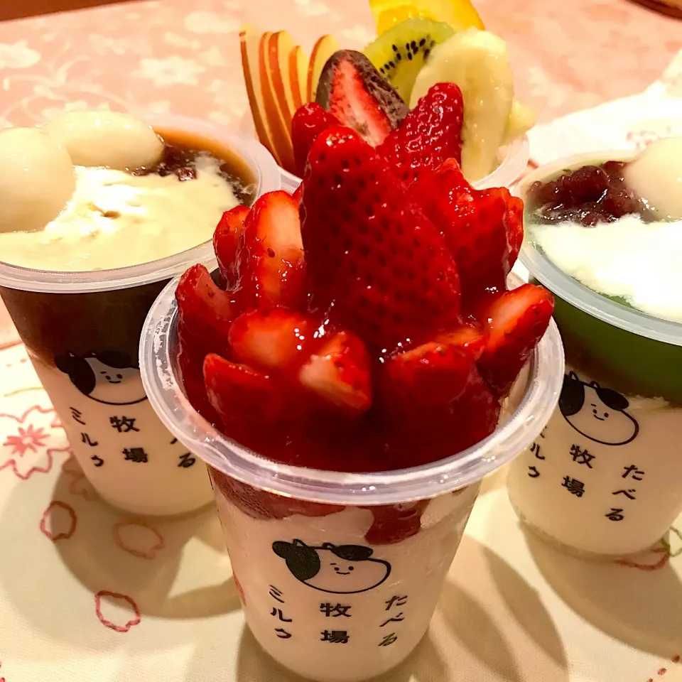 Snapdishの料理写真:たべる牧場ミルクを 色々アレンジ🍓抹茶や珈琲でも◎白玉入り♪|mokoさん