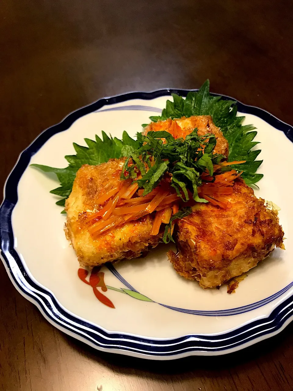 Snapdishの料理写真:リピしてます❣️まるまさんの料理 豆腐のおかか揚げ|とんちんさん