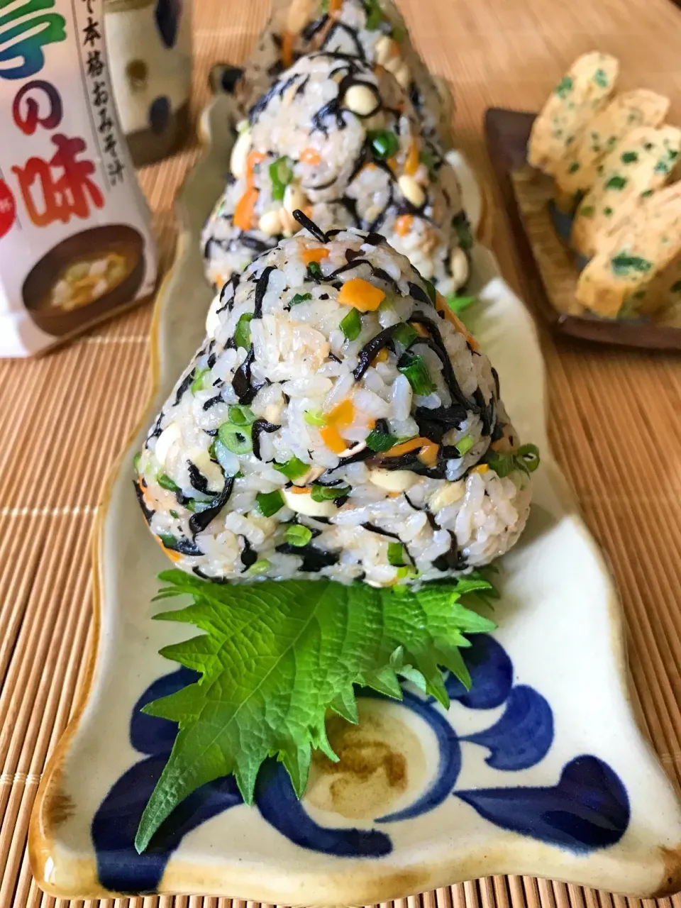 砂雪さんの料理 マルコメさんの液みそで、ひじきとツナの炊き込みご飯🍙|アッチさん