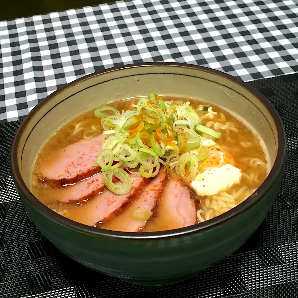 Snapdishの料理写真:サッポロ一番みそラーメン!  (^-^)|Kei Satoさん